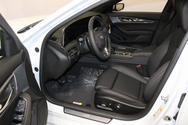 New 2026 Cadillac CT5 V image 4