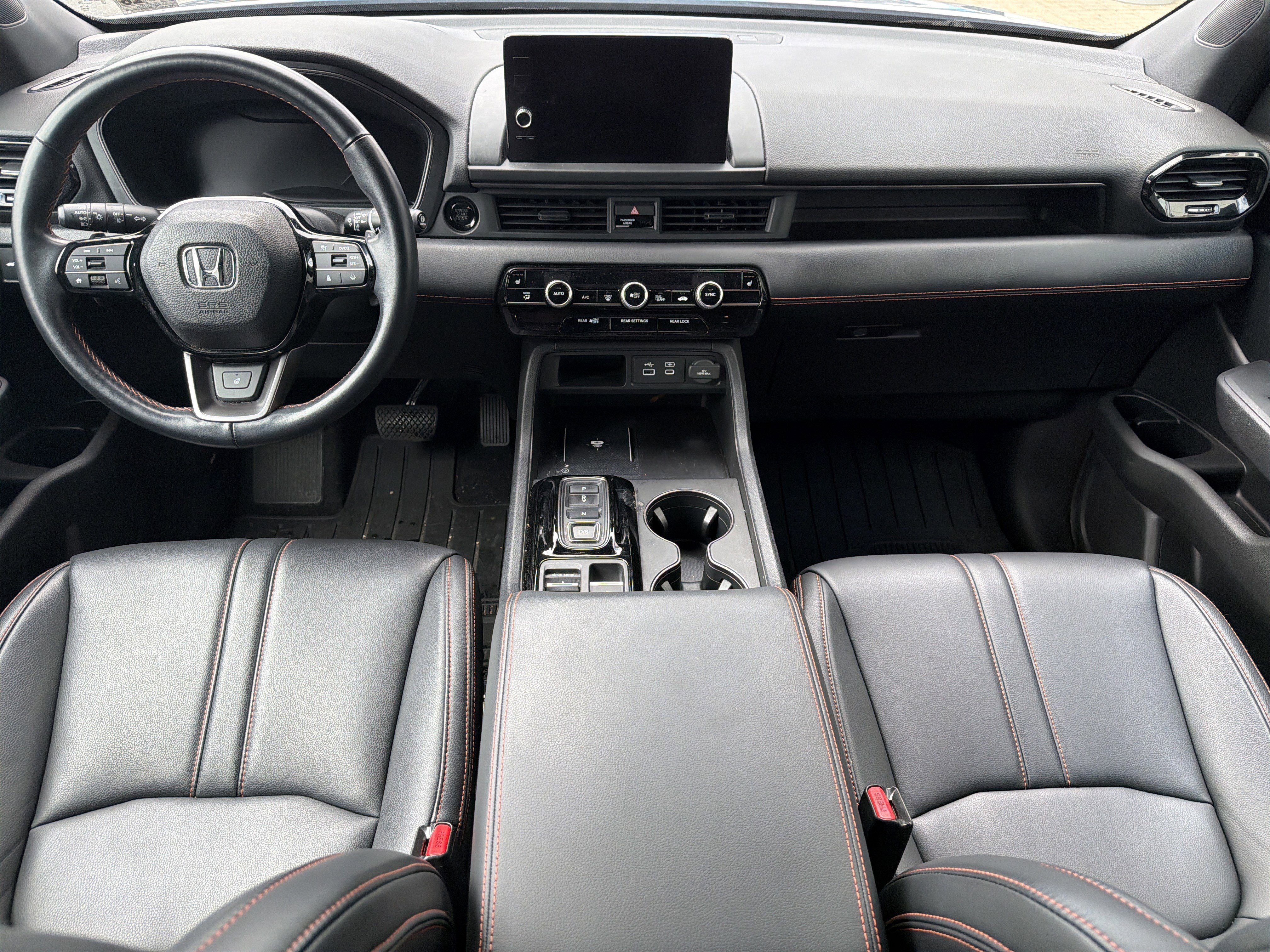 Used 2023 Honda Pilot TrailSport image 4