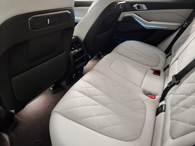 Used 2025 BMW X5 xDrive40i w/ Premium Package image 30
