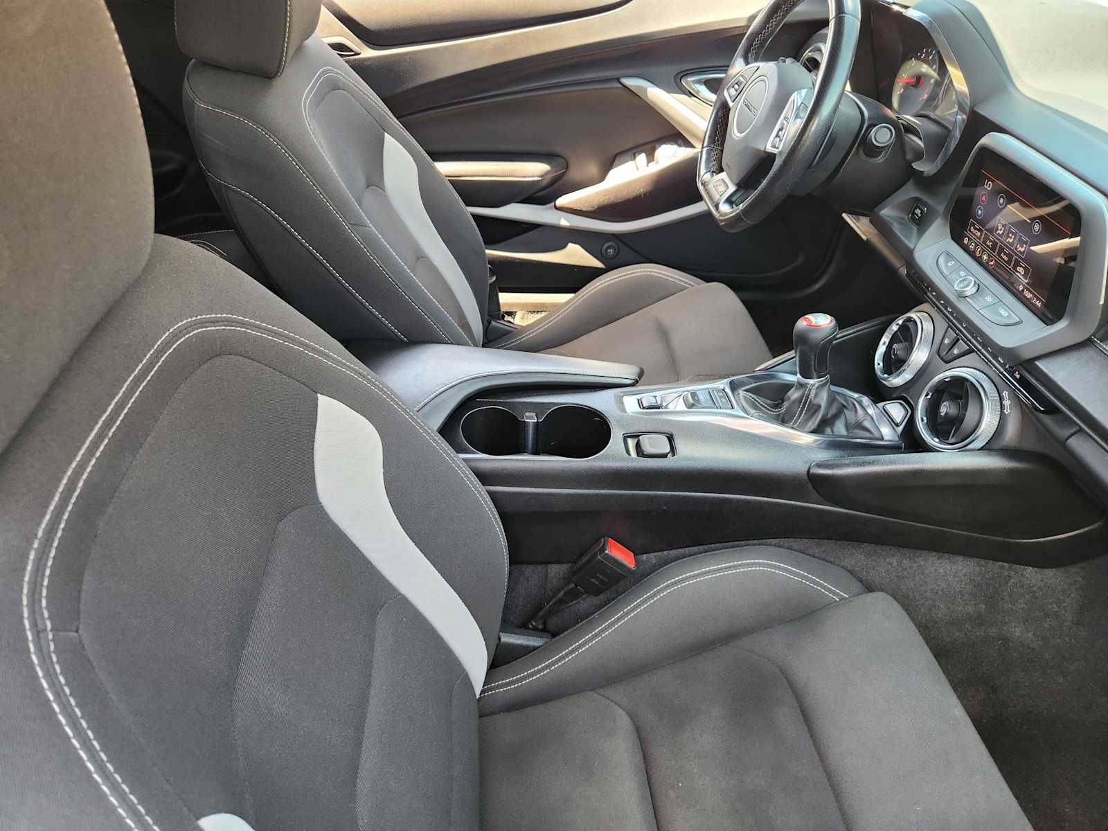 Used 2019 Chevrolet Camaro SS RWD image 13
