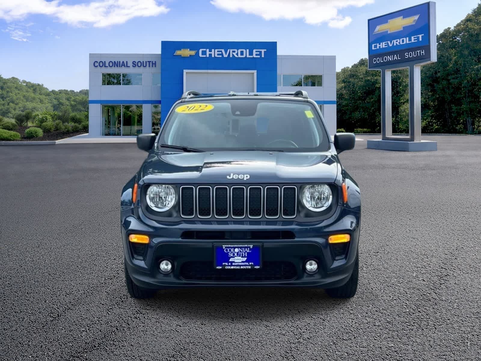 Used 2022 Jeep Renegade Latitude w/ Convenience Group AWD/4WD image 9