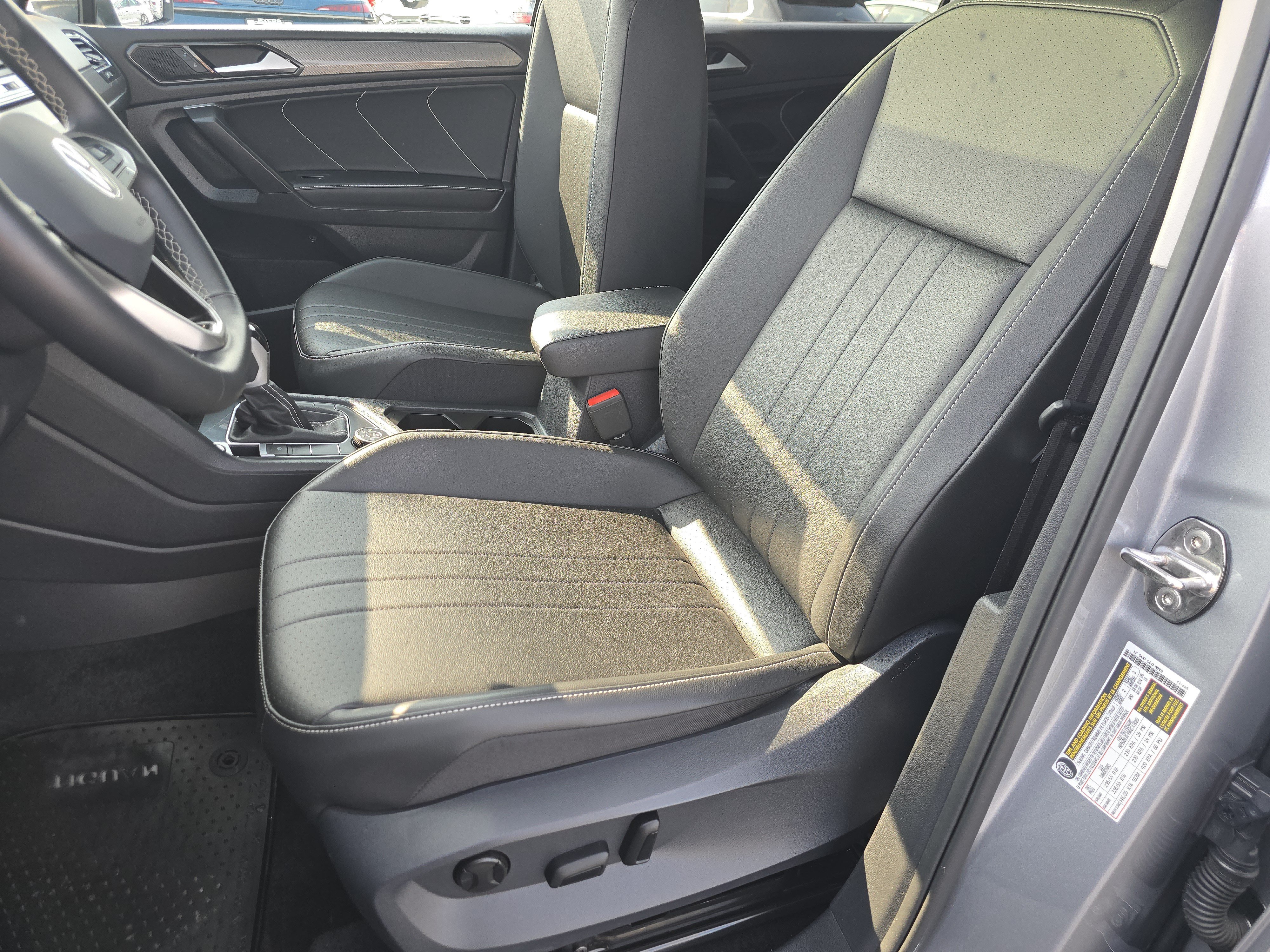 Certified 2024 Volkswagen Tiguan SE AWD/4WD image 21