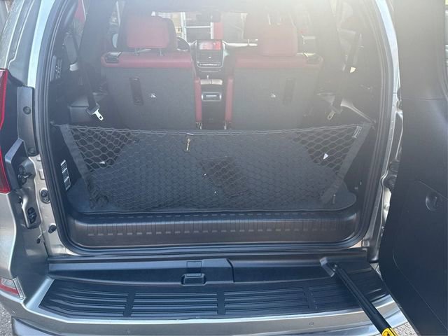 Used 2022 Lexus GX 460 Premium w/ Accessory Package image 11