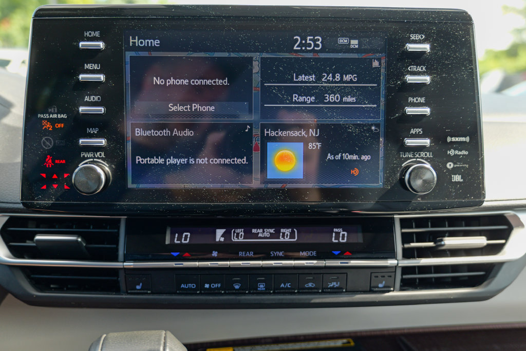 Used 2024 Toyota Sienna XLE w/ XLE Plus Package FWD image 53