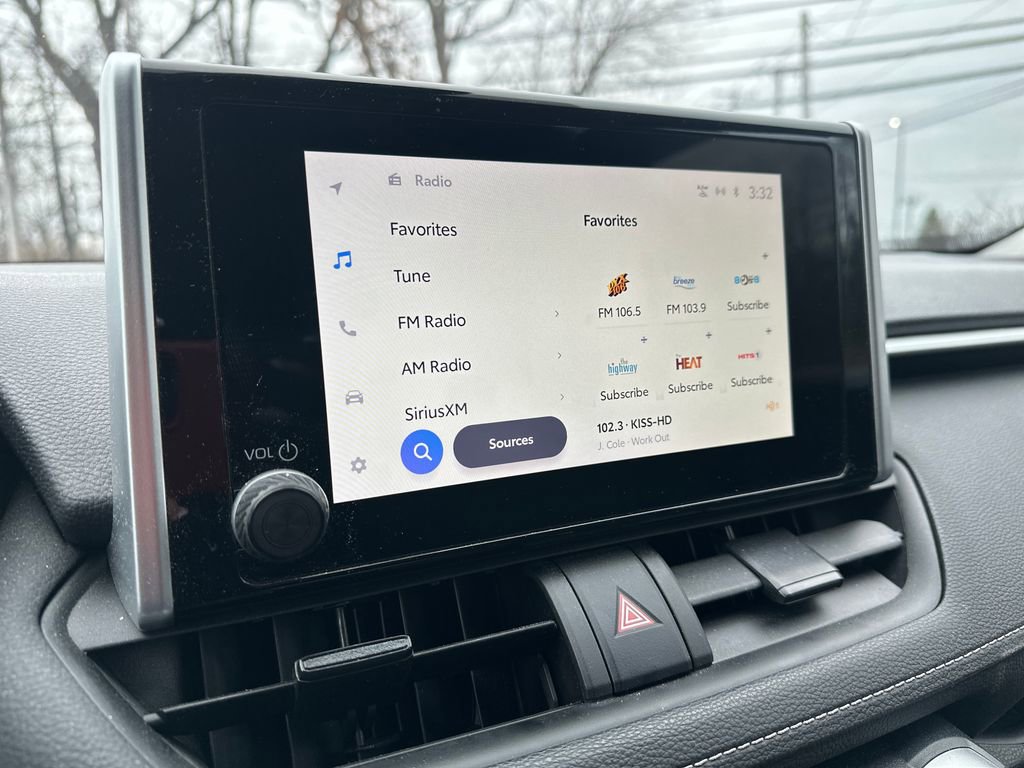 Used 2023 Toyota RAV4 LE image 9