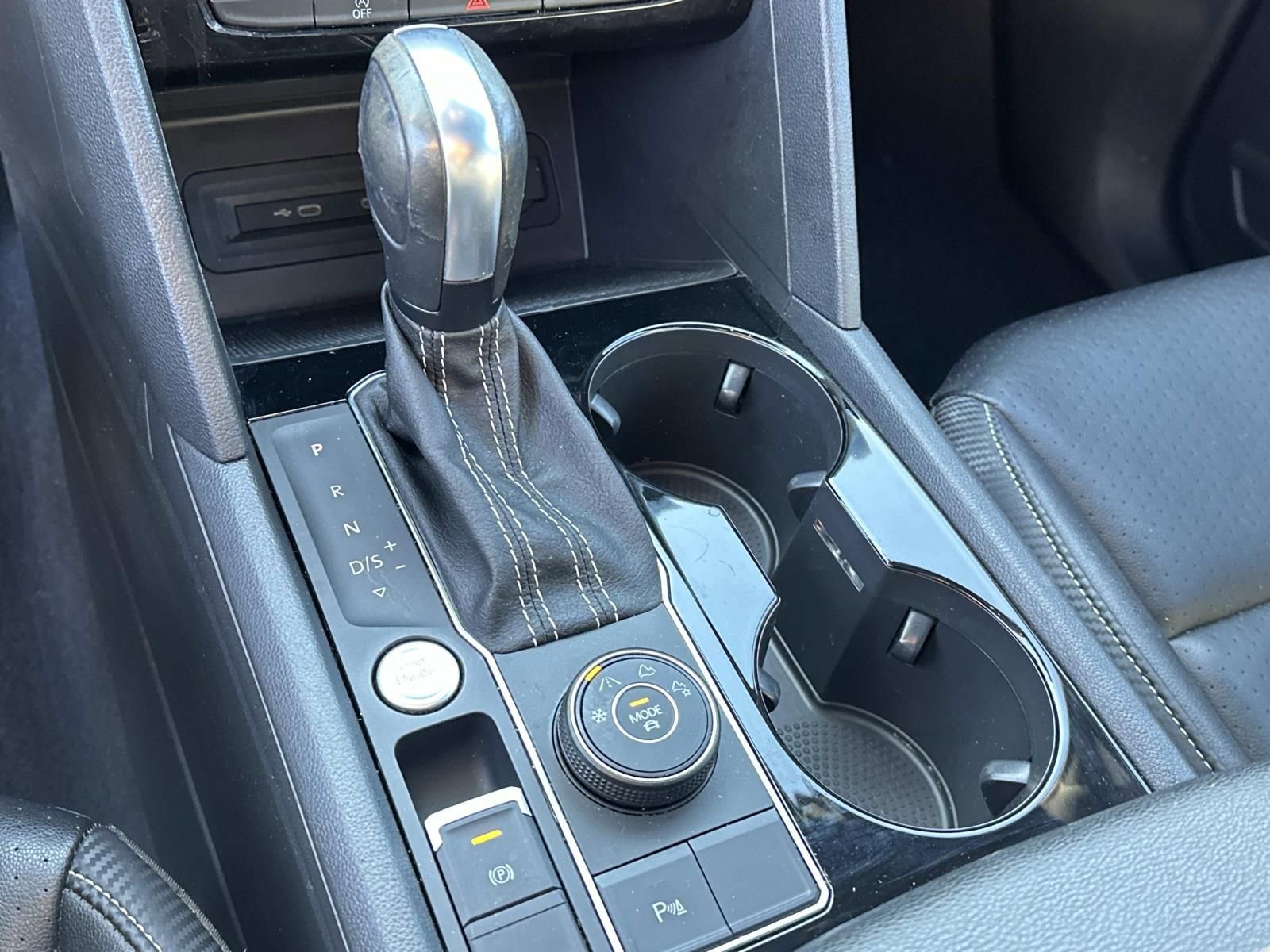 Used 2021 Volkswagen Atlas Cross Sport SEL R-Line image 22