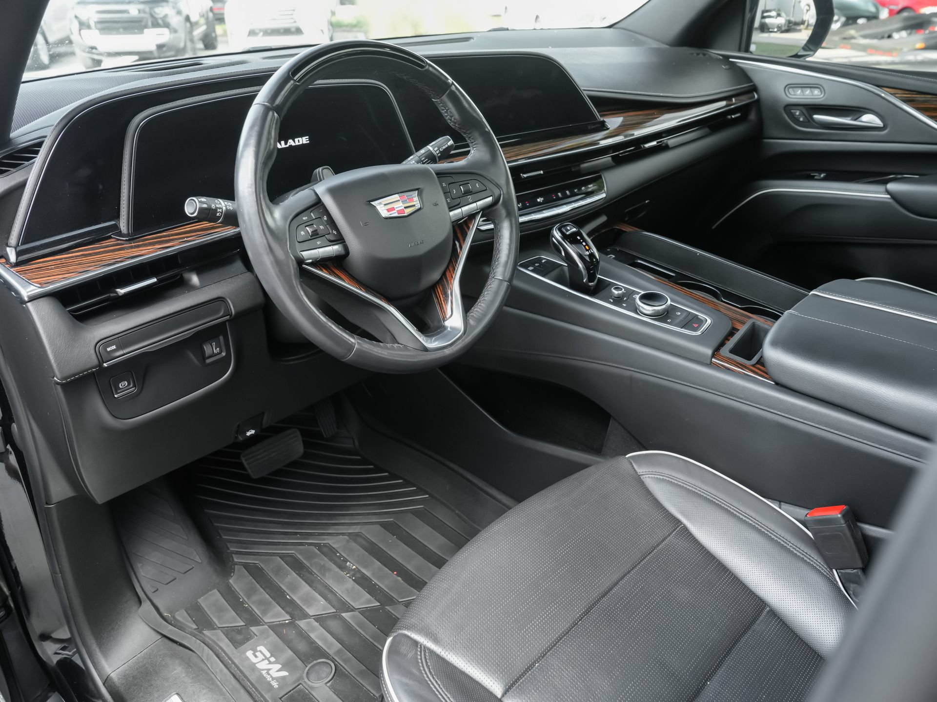 Used 2023 Cadillac Escalade ESV Premium Luxury RWD image 16