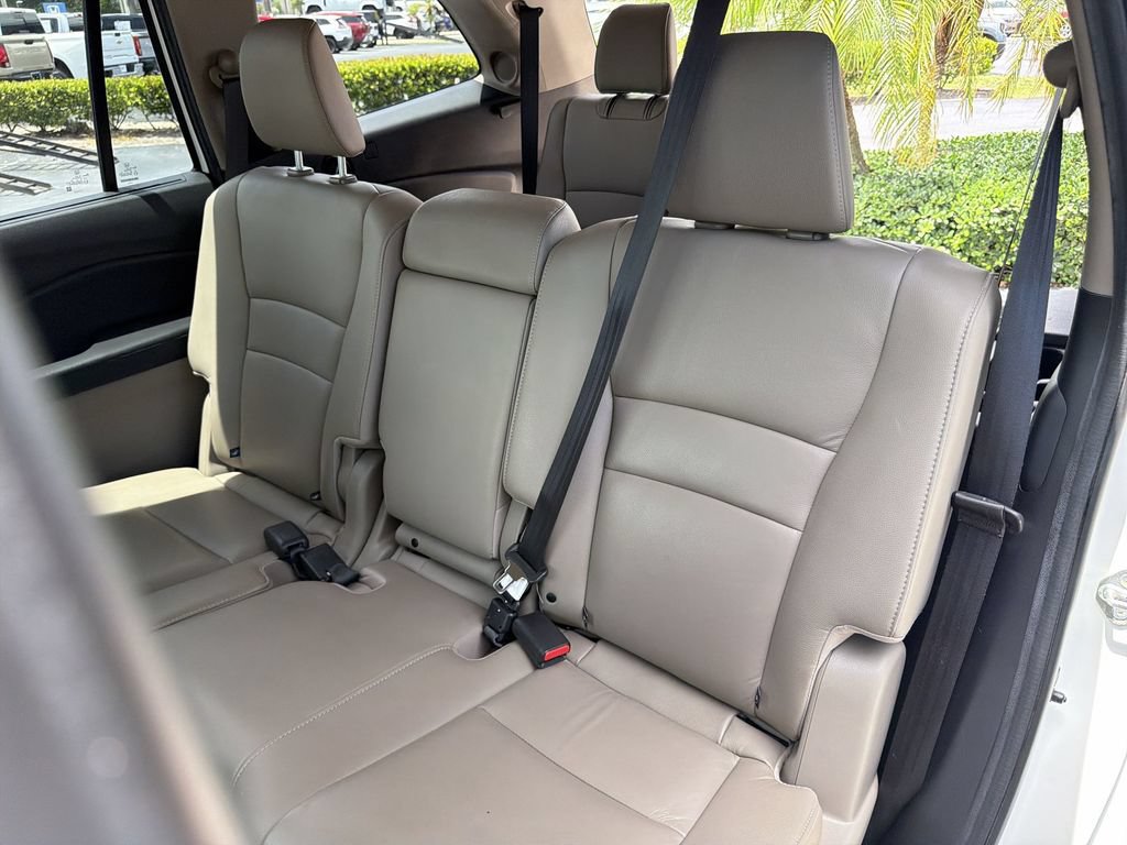 Certified 2019 Honda Pilot Touring image 20
