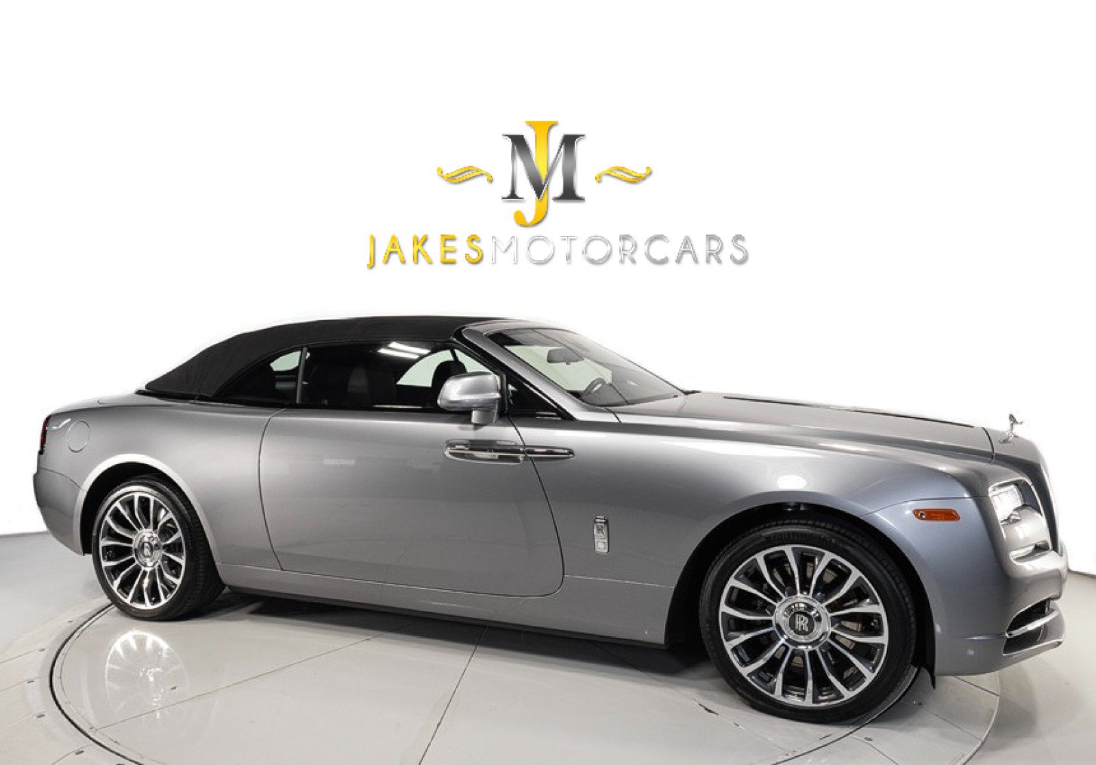 Used 2019 Rolls-Royce Dawn RWD image 16