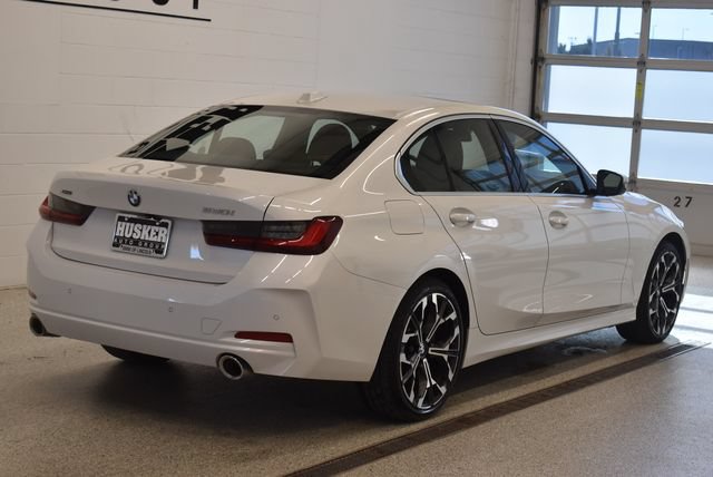 Used 2026 BMW 330i xDrive Sedan AWD/4WD image 4
