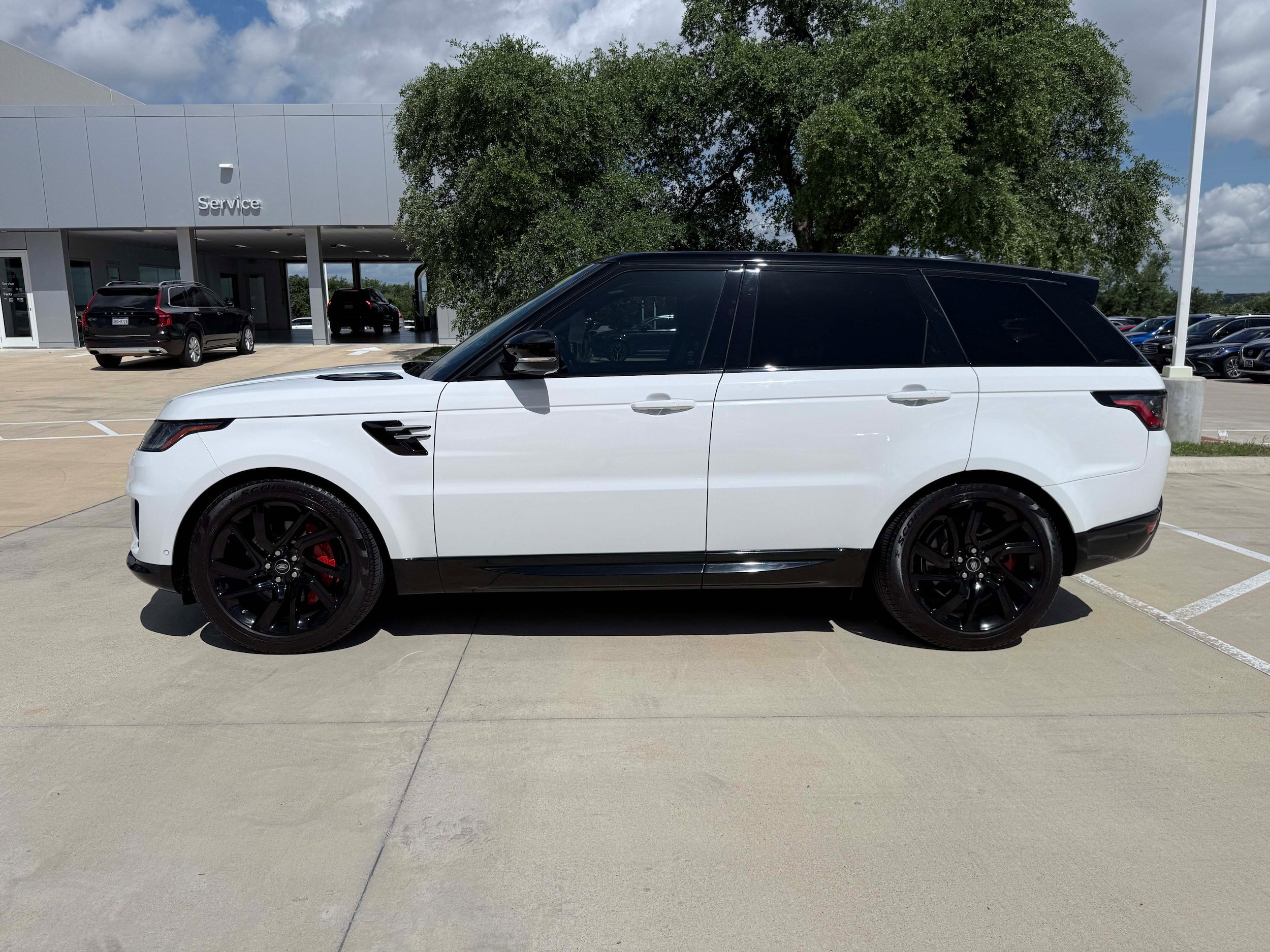 Used 2019 Land Rover Range Rover Sport HSE AWD/4WD image 3