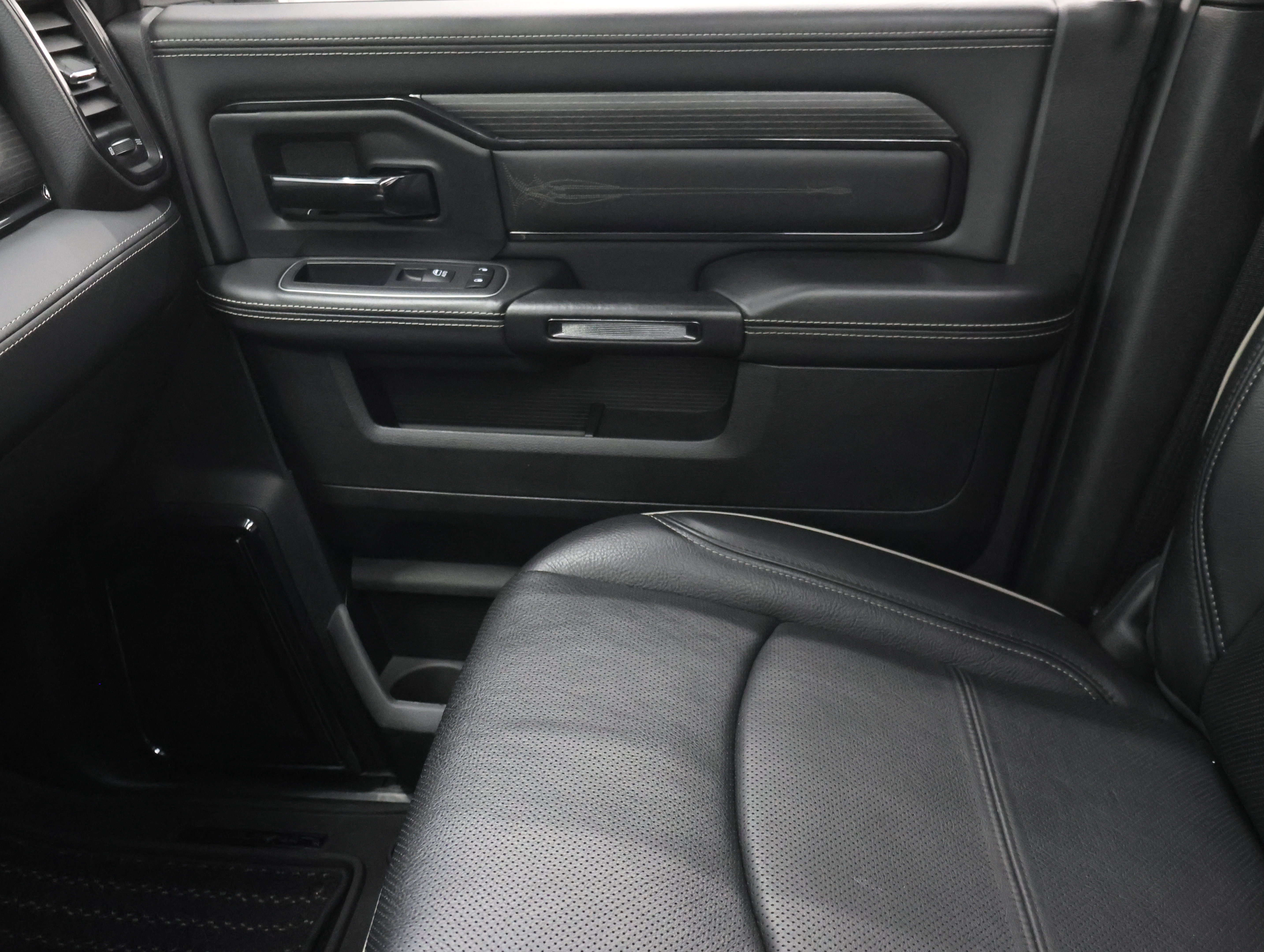 Used 2023 RAM 2500 Limited AWD/4WD image 13