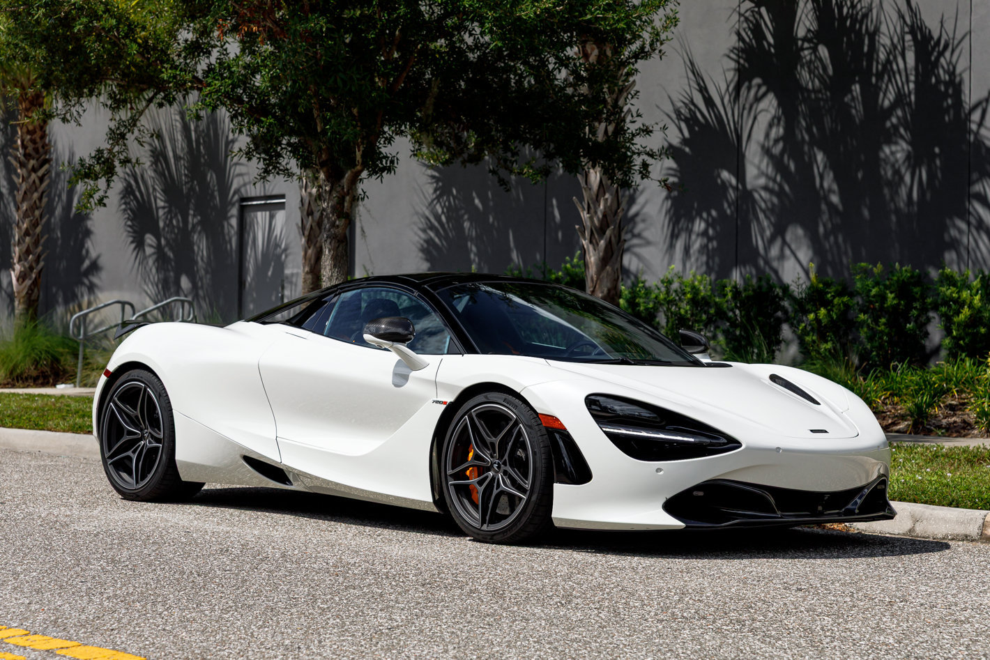 Used 2020 McLaren 720S Performance RWD image 2