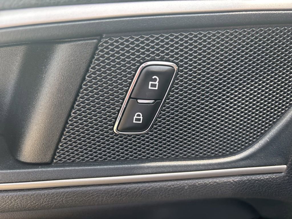 Used 2023 Ford Edge SEL image 25