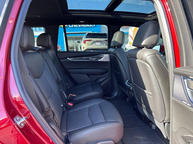 Used 2024 Cadillac XT6 Sport w/ Technology Package image 10