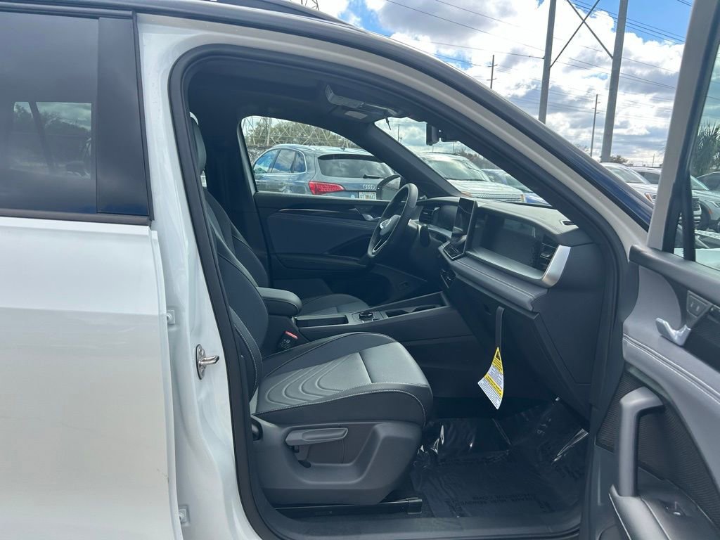 New 2026 Volkswagen Tiguan SE R-Line image 42