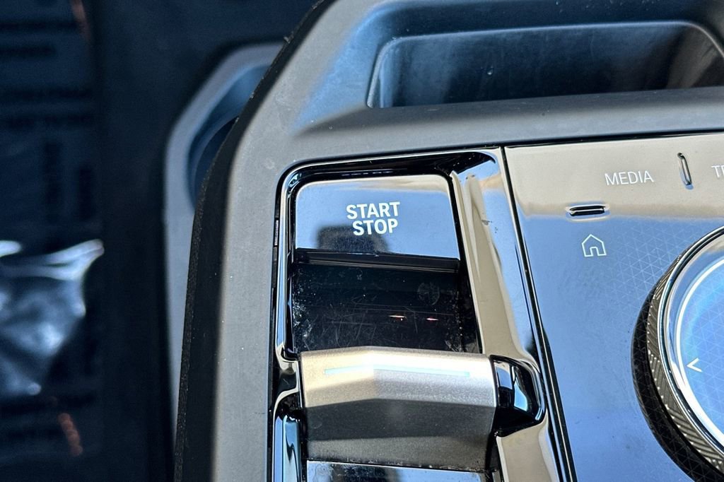 Used 2023 BMW iX xDrive50 image 25