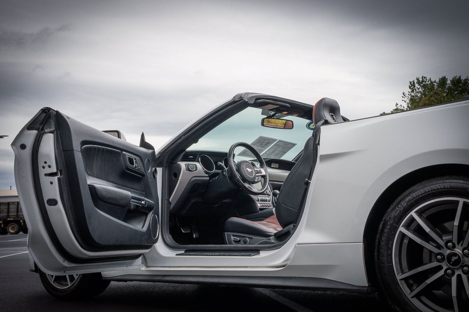 Used 2016 Ford Mustang Premium RWD image 22