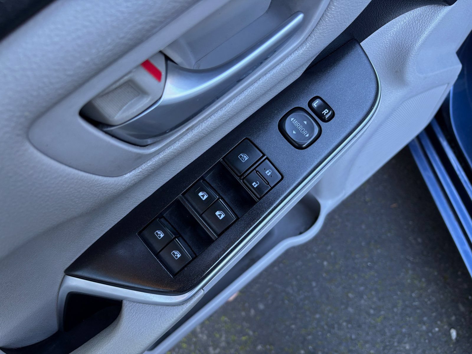 Used 2015 Toyota Camry LE FWD image 16