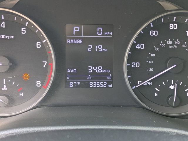 Used 2017 Hyundai Elantra SE image 32