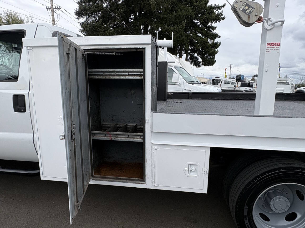 Used 2002 Ford F550 2WD Regular Cab Super Duty image 15