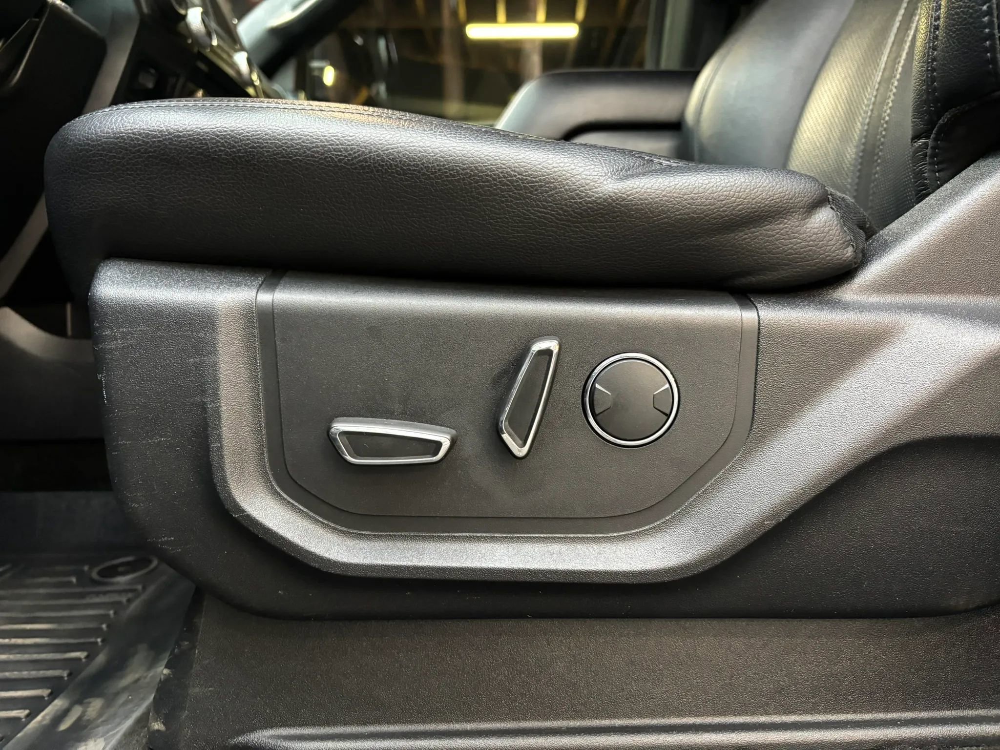 Used 2018 Ford Expedition Max Limited w/ Equipment Group 302A AWD/4WD image 14
