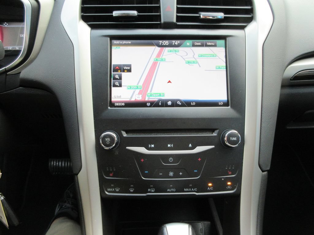 Used 2015 Ford Fusion SE w/ Equipment Group 202A FWD image 29