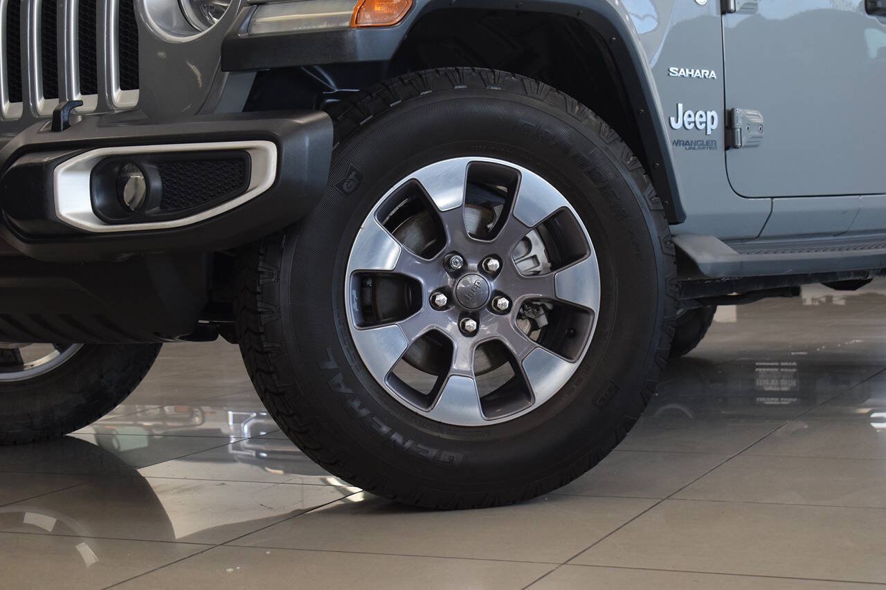 Used 2018 Jeep Wrangler Unlimited Sahara AWD/4WD image 11