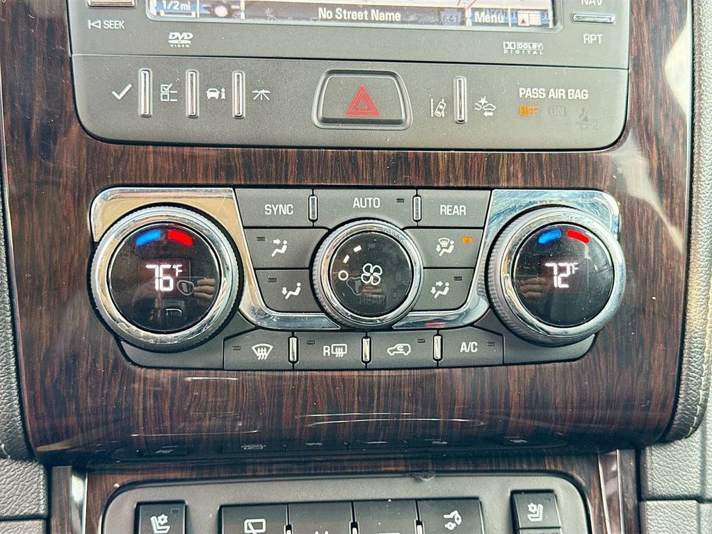 Used 2015 Chevrolet Traverse LTZ image 17