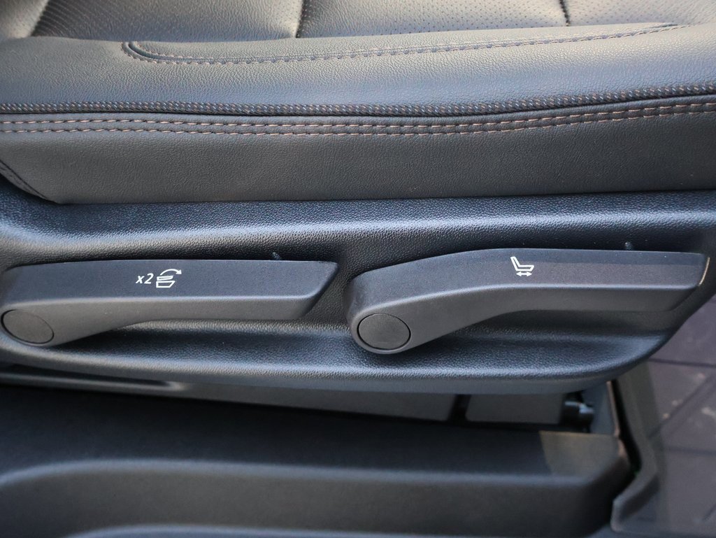 New 2025 Chevrolet Suburban High Country image 41