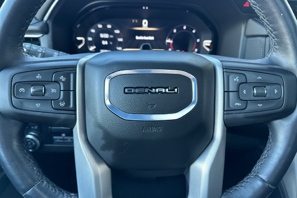 Used 2024 GMC Yukon Denali w/ Advanced Technology Package AWD/4WD image 30
