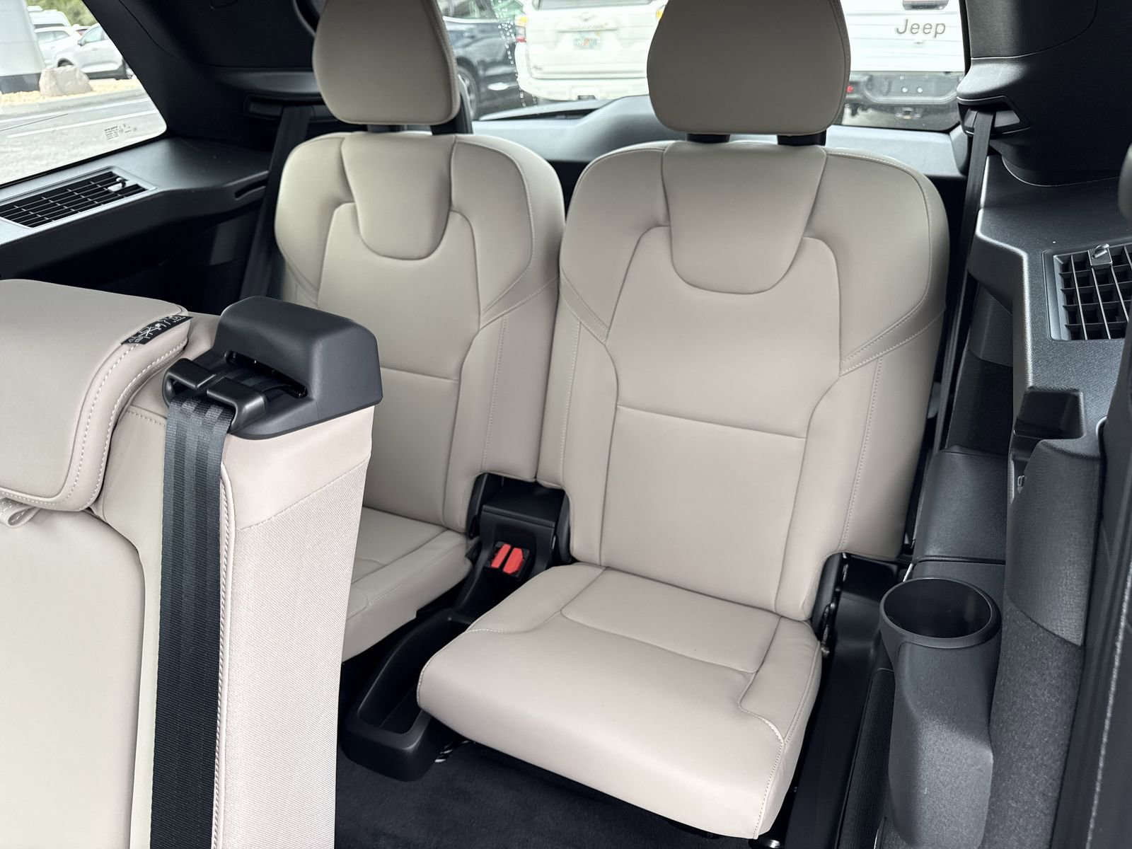 New 2026 Volvo XC90 B6 Plus w/ Protection Package Premier image 15