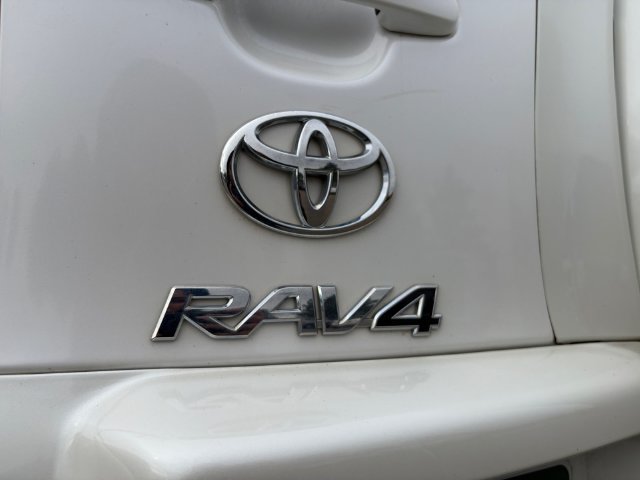 Used 2012 Toyota RAV4 Limited w/ Navigation Value Pkg AWD/4WD image 23