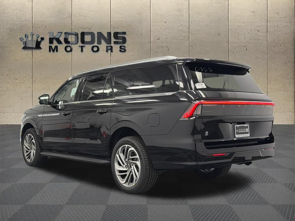 New 2026 Lincoln Navigator L Premier AWD/4WD image 6