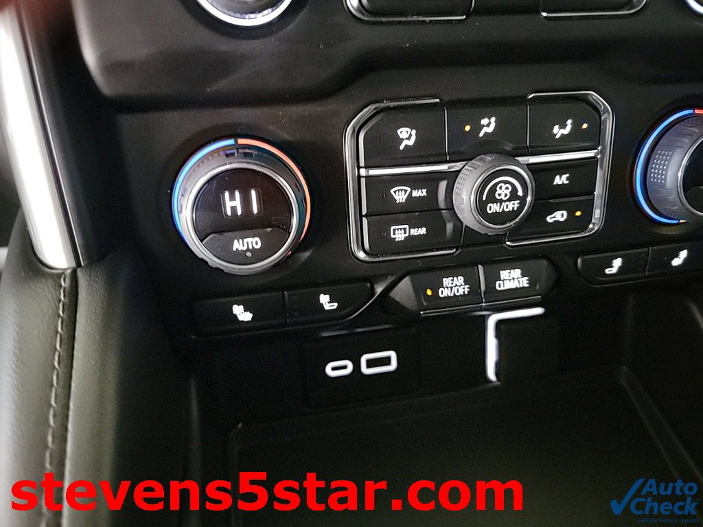 Used 2022 Chevrolet Tahoe LT w/ Luxury Package image 17