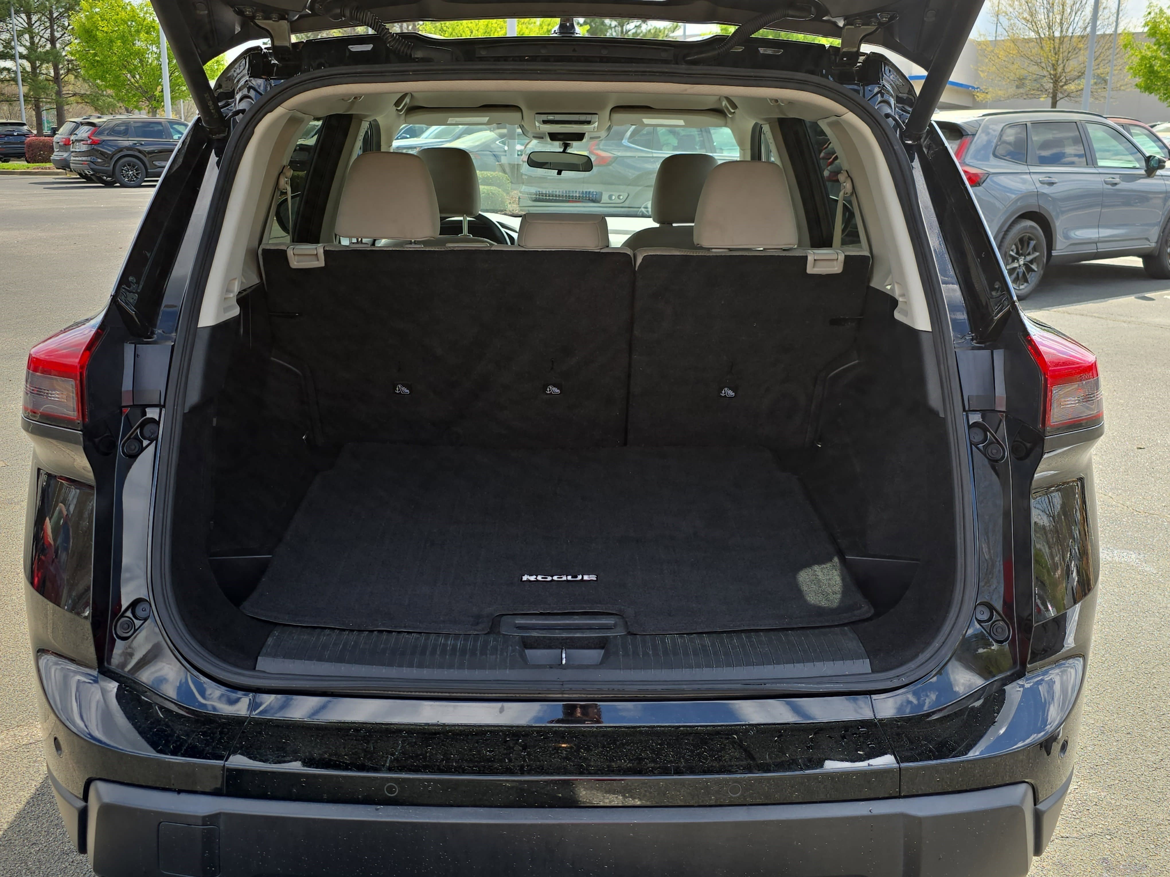 Used 2024 Nissan Rogue SV image 13