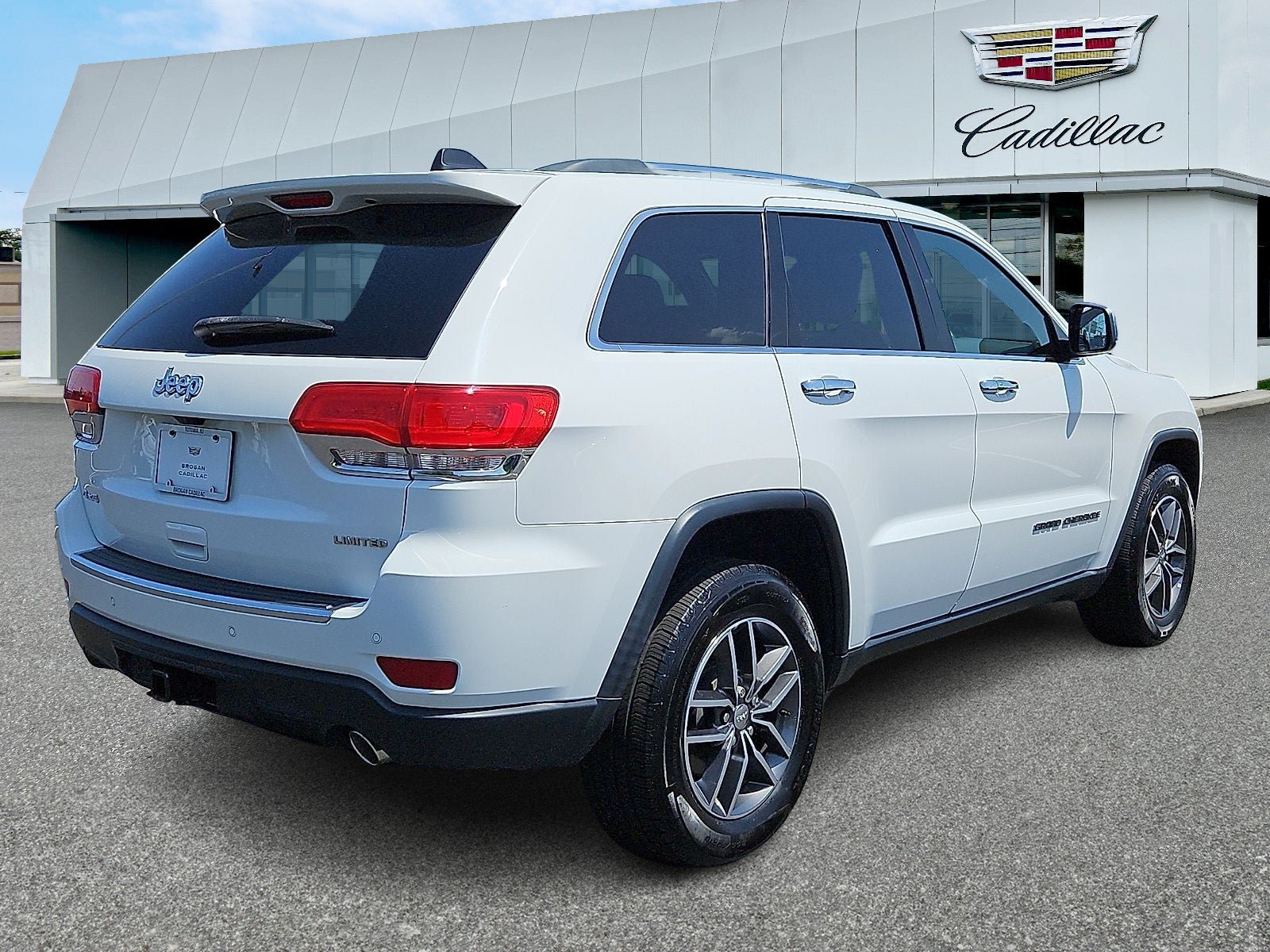 Used 2018 Jeep Grand Cherokee Limited AWD/4WD image 6
