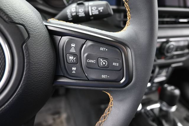 Used 2024 Jeep Wrangler Unlimited AWD/4WD image 31