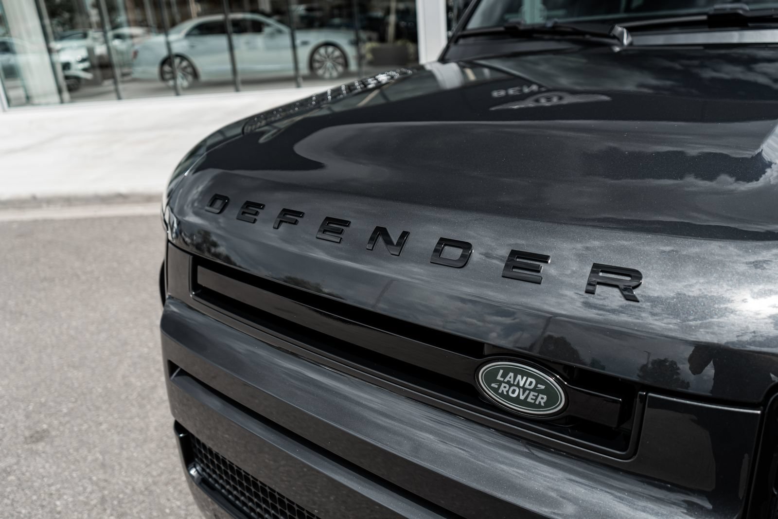 Used 2024 Land Rover Defender 130 V8 AWD/4WD image 21
