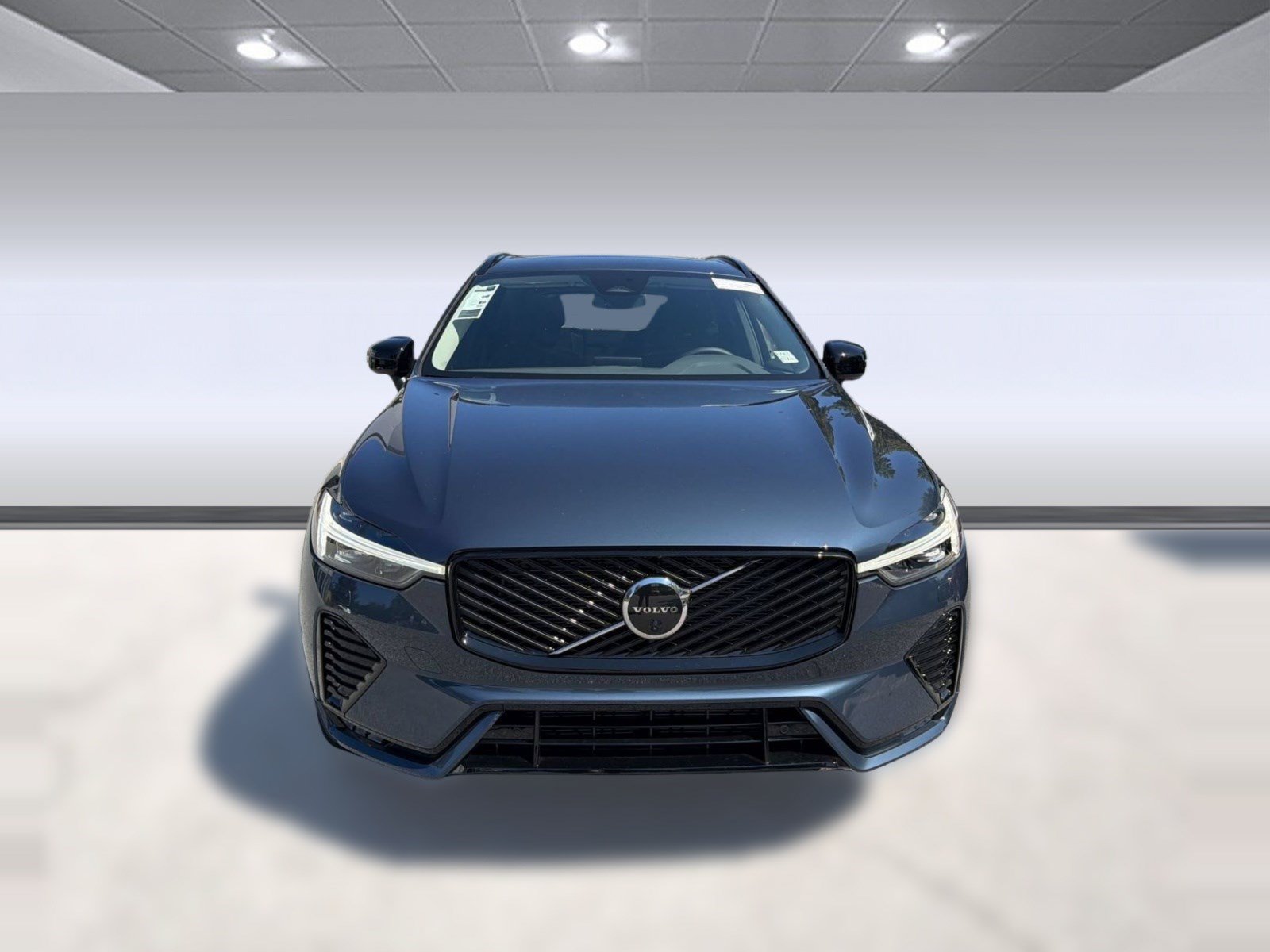 New 2027 Volvo XC60 B5 Plus AWD/4WD image 6
