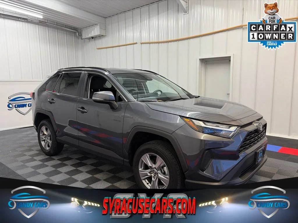 Used 2025 Toyota RAV4 XLE AWD/4WD image 1