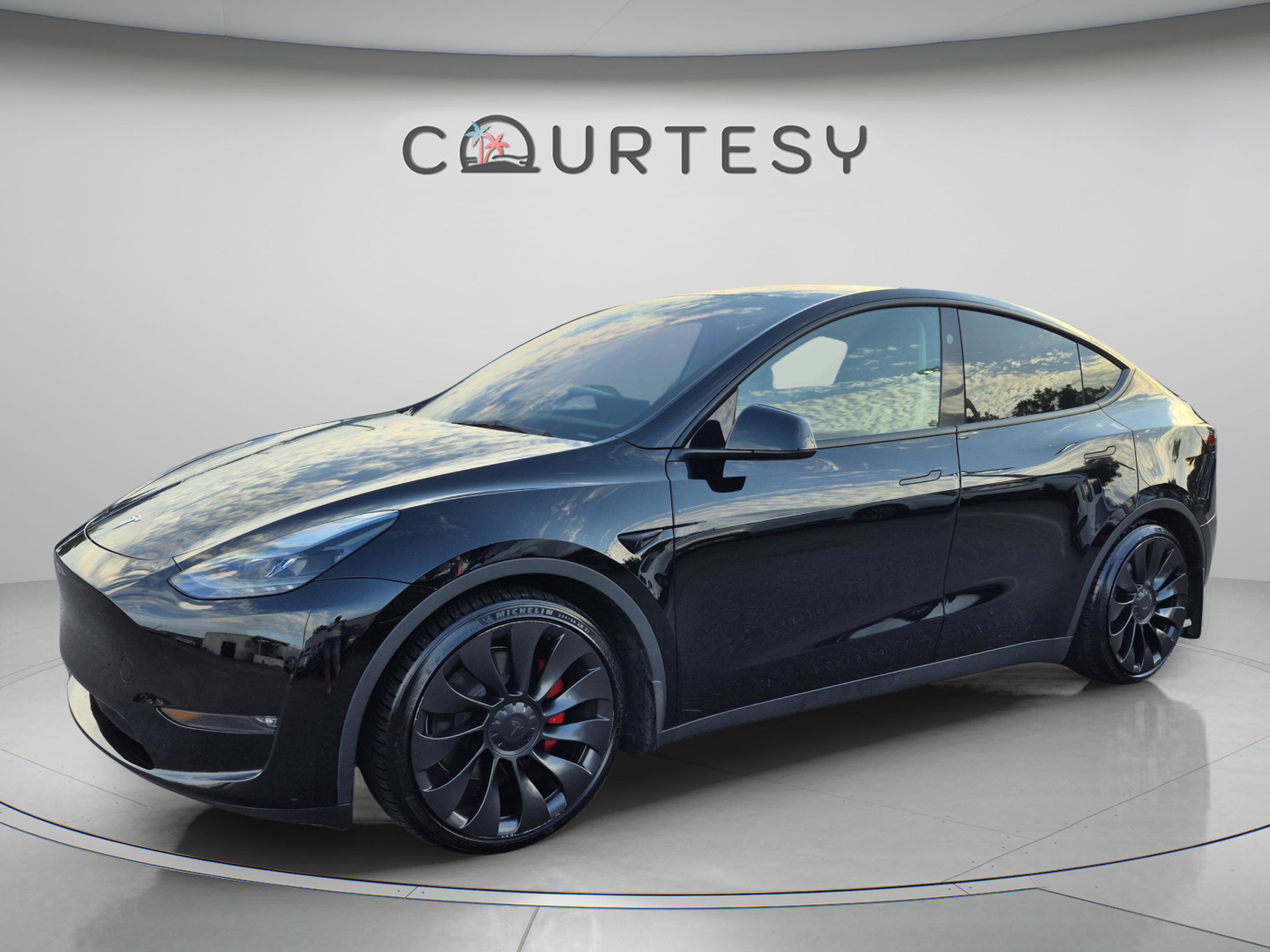 Used 2023 Tesla Model Y Performance AWD/4WD image 1