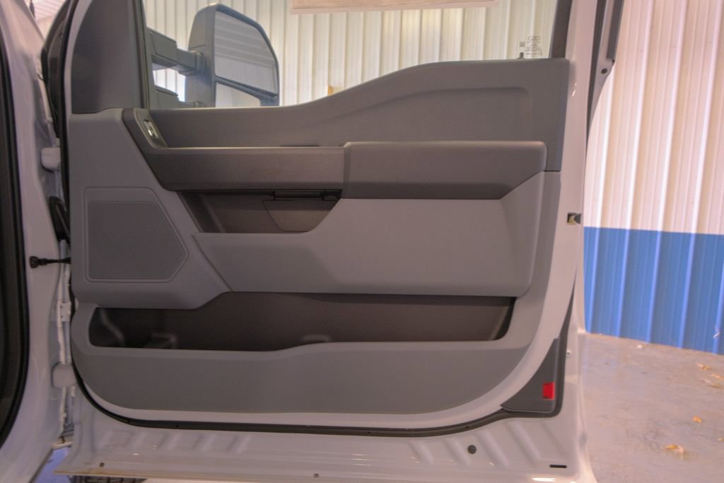 New 2025 Ford F250 XL w/ XL Chrome Package image 16