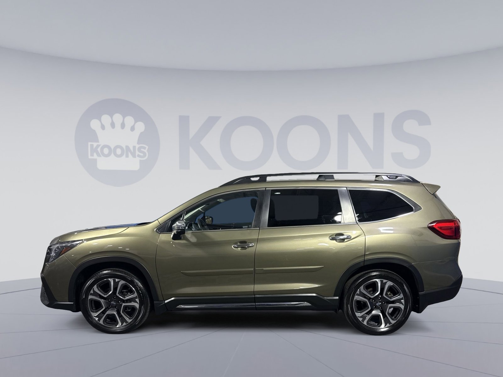 Used 2023 Subaru Ascent Touring AWD/4WD image 2