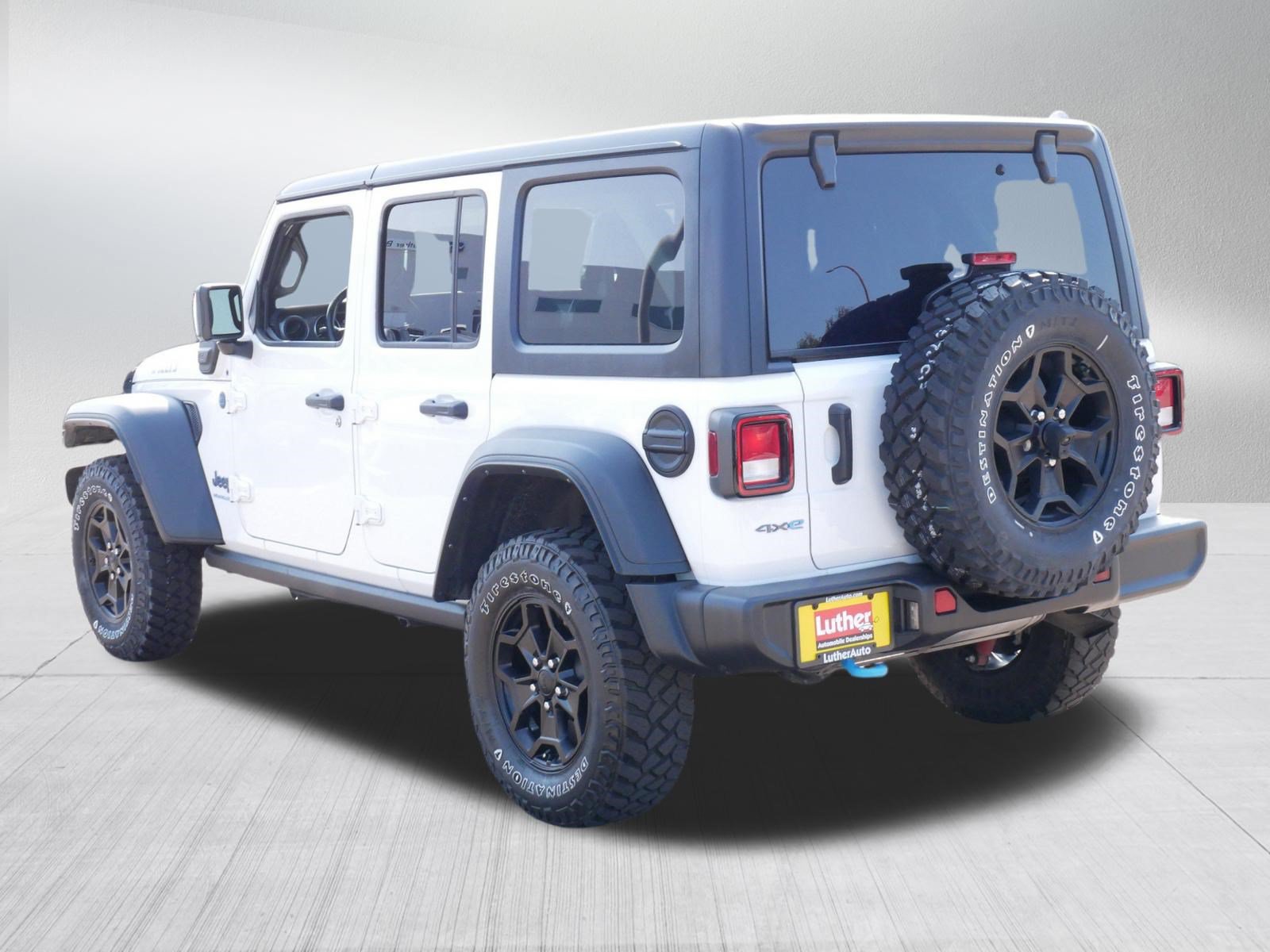 Used 2023 Jeep Wrangler Unlimited w/ Cold Weather Group AWD/4WD image 5