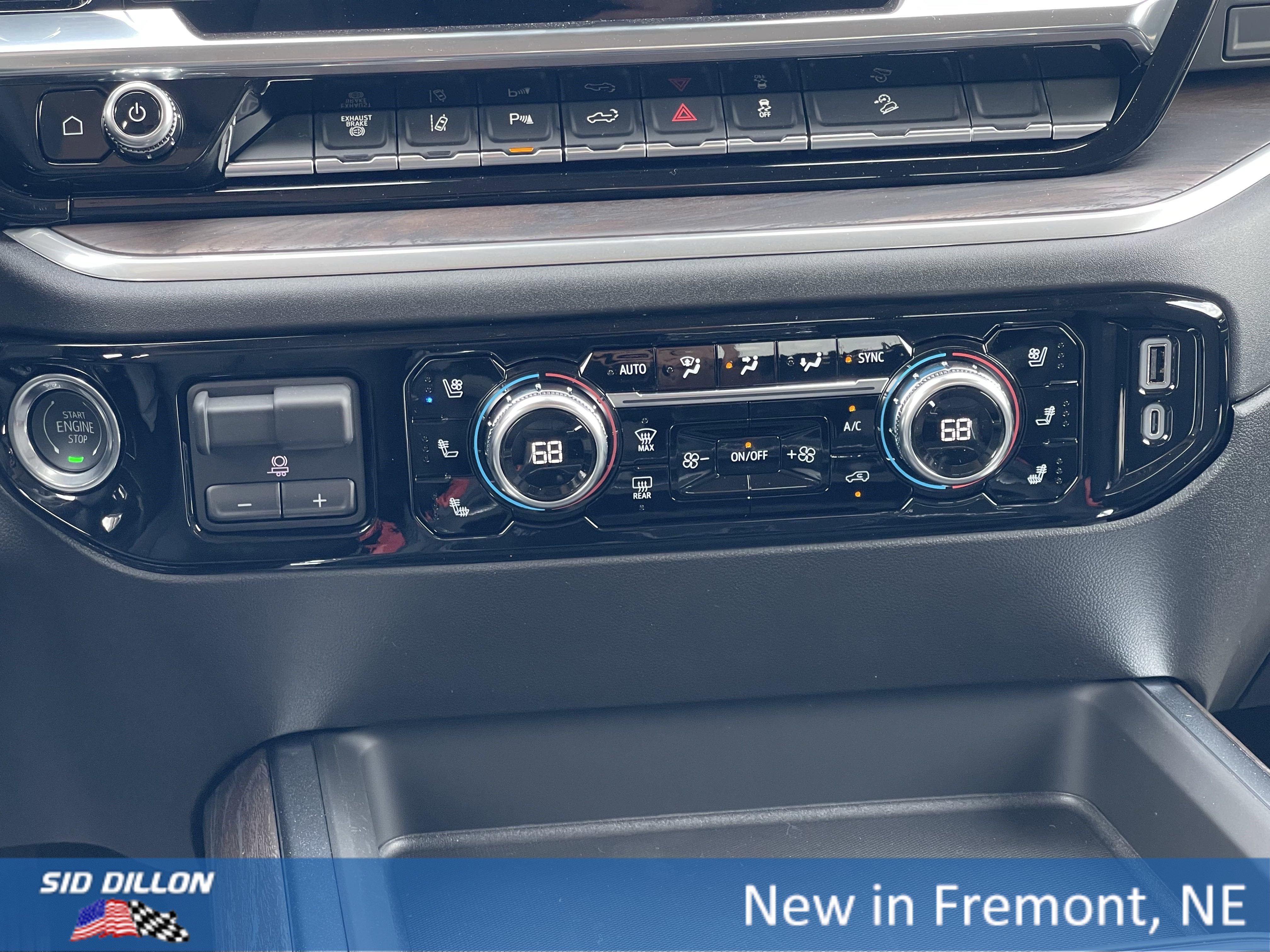 New 2025 GMC Sierra 2500 SLT w/ SLT Premium Package image 5