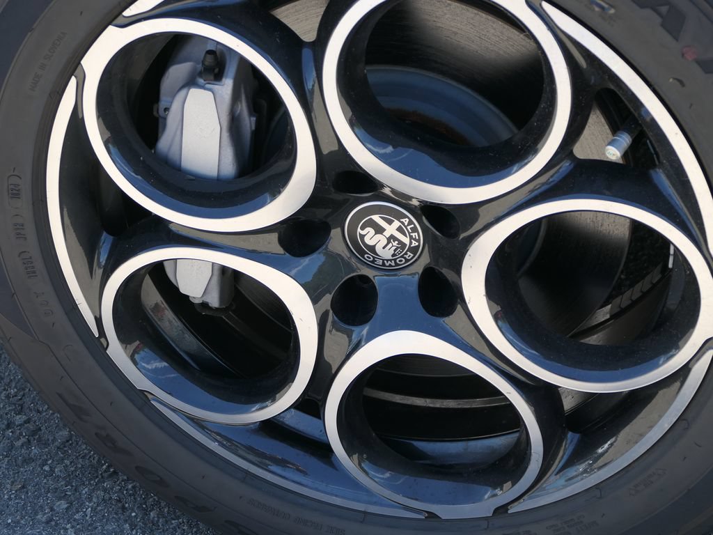 Used 2025 Alfa Romeo Tonale AWD/4WD image 8