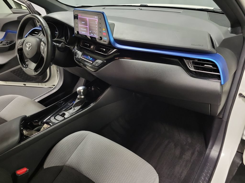 Used 2019 Toyota C-HR XLE FWD image 32