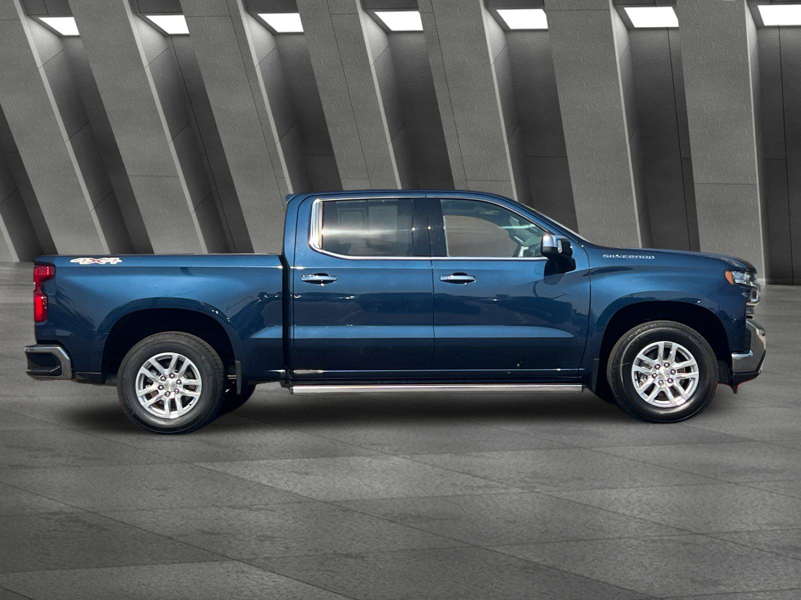 Used 2020 Chevrolet Silverado 1500 LTZ w/ LTZ Plus Package AWD/4WD image 3