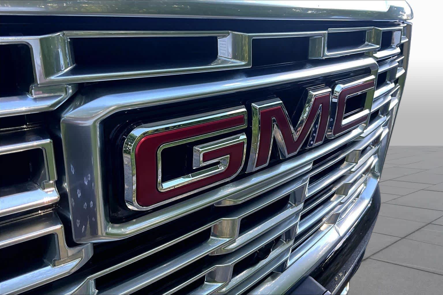 Used 2026 GMC Yukon Denali w/ Denali Reserve Package AWD/4WD image 29